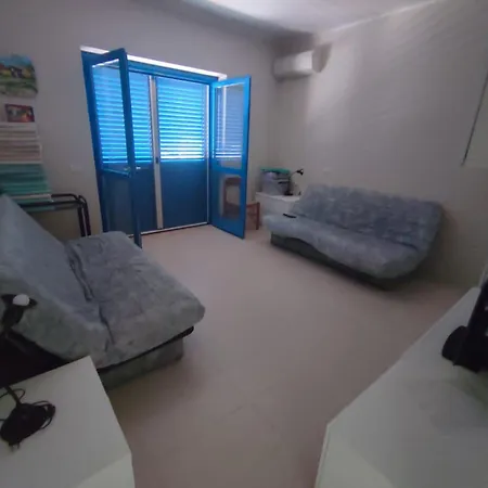 Ustica Mari E Carlo Contrada Ogliastrello *